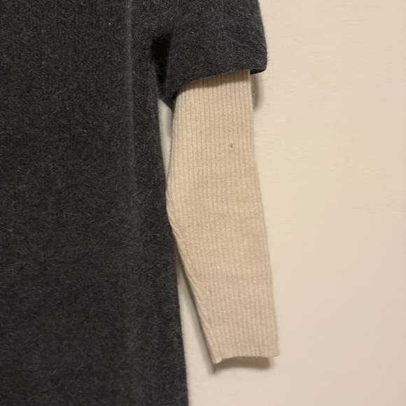 Stylish Gray and Cream Knit Dress - Picture 6 of 9
